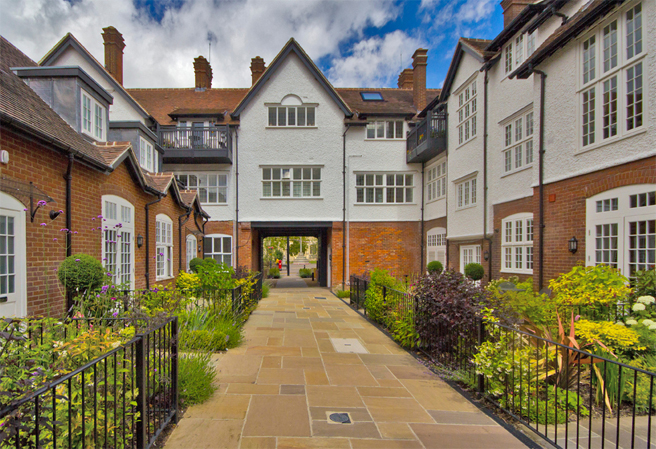 Image of entrance to Rothschild Place 